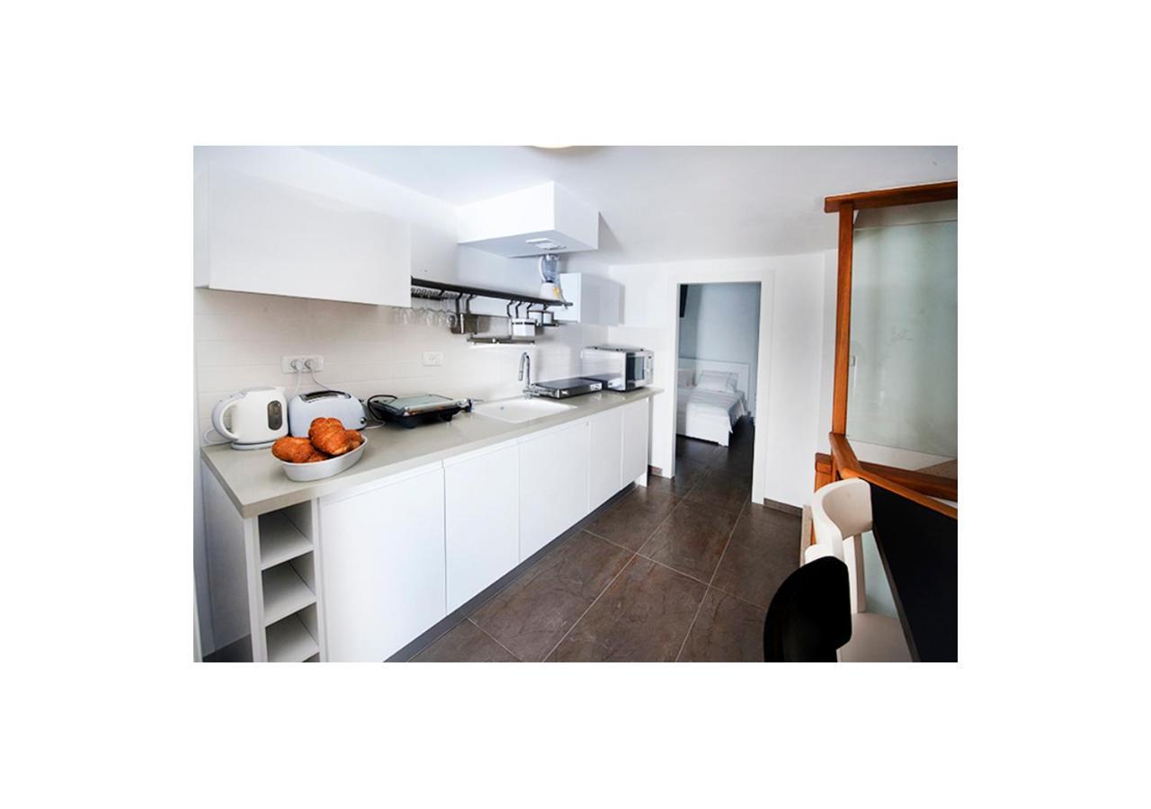 Boutique Apartment "Facing The Sea" ハイファ エクステリア 写真